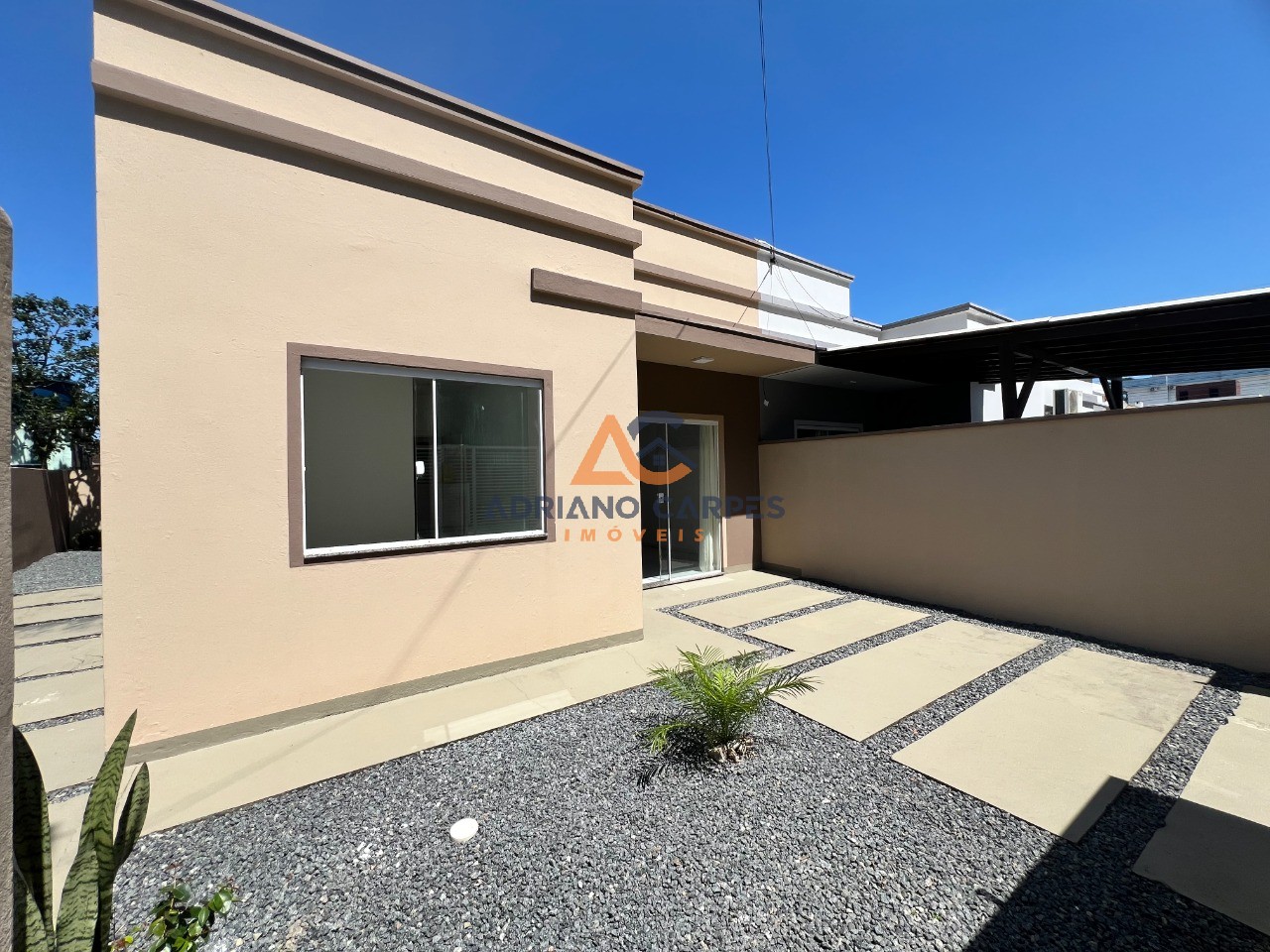 Casa com 02 quartos sendo 01 suíte na praia de gravatá, nave