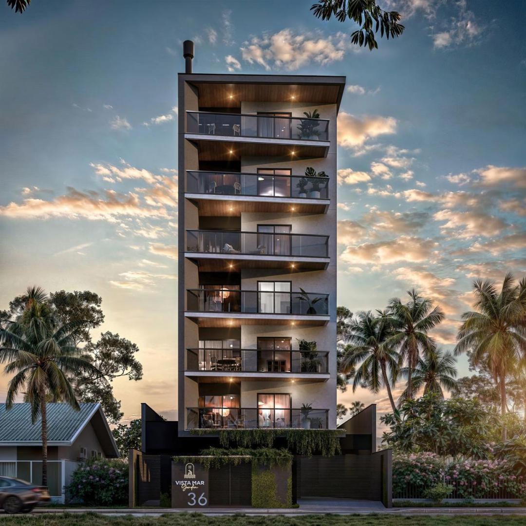 Apartamento na planta na quadra mar com 2 suítes no Centro de Navegantes a venda com Adriano Carpes Imóveis