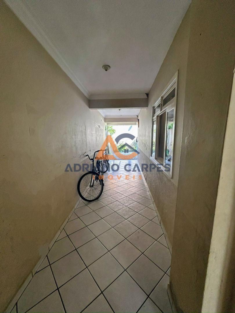 Casa ampla com 5 dormitórios, sendo 1 suíte, em gaspar no ba