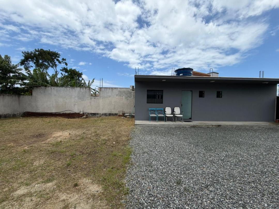 Terreno em Penha-SC de 300m² com sala comercial e Kitnet construída no bairro de Gravatá, projeto para 20 Lofts a venda por Adriano Carpes Imóveis