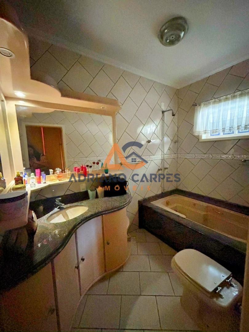 Casa ampla com 5 dormitórios, sendo 1 suíte, em gaspar no ba