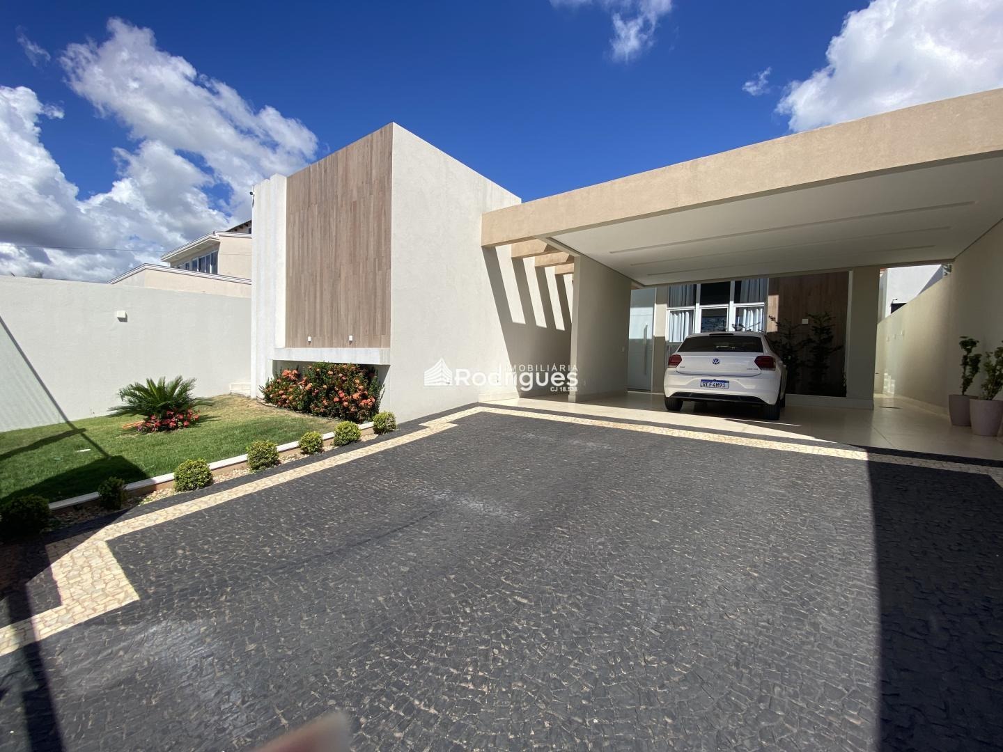 ARNIQUEIRAS SHA 04CASA ALTO PADRÃ 4 Quartos 4 suítes 1 máster com closet 500m²