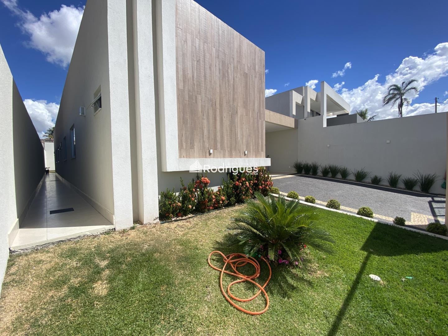 ARNIQUEIRAS SHA 04CASA ALTO PADRÃ 4 Quartos 4 suítes 1 máster com closet 500m²