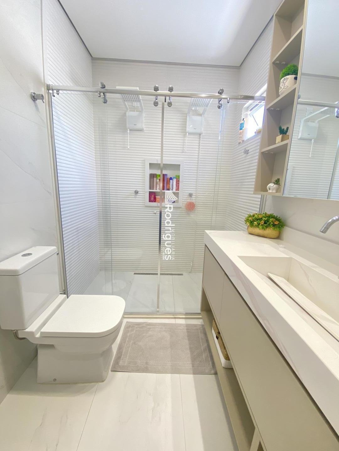 ARNIQUEIRAS SHA 04CASA ALTO PADRÃ 4 Quartos 4 suítes 1 máster com closet 500m²