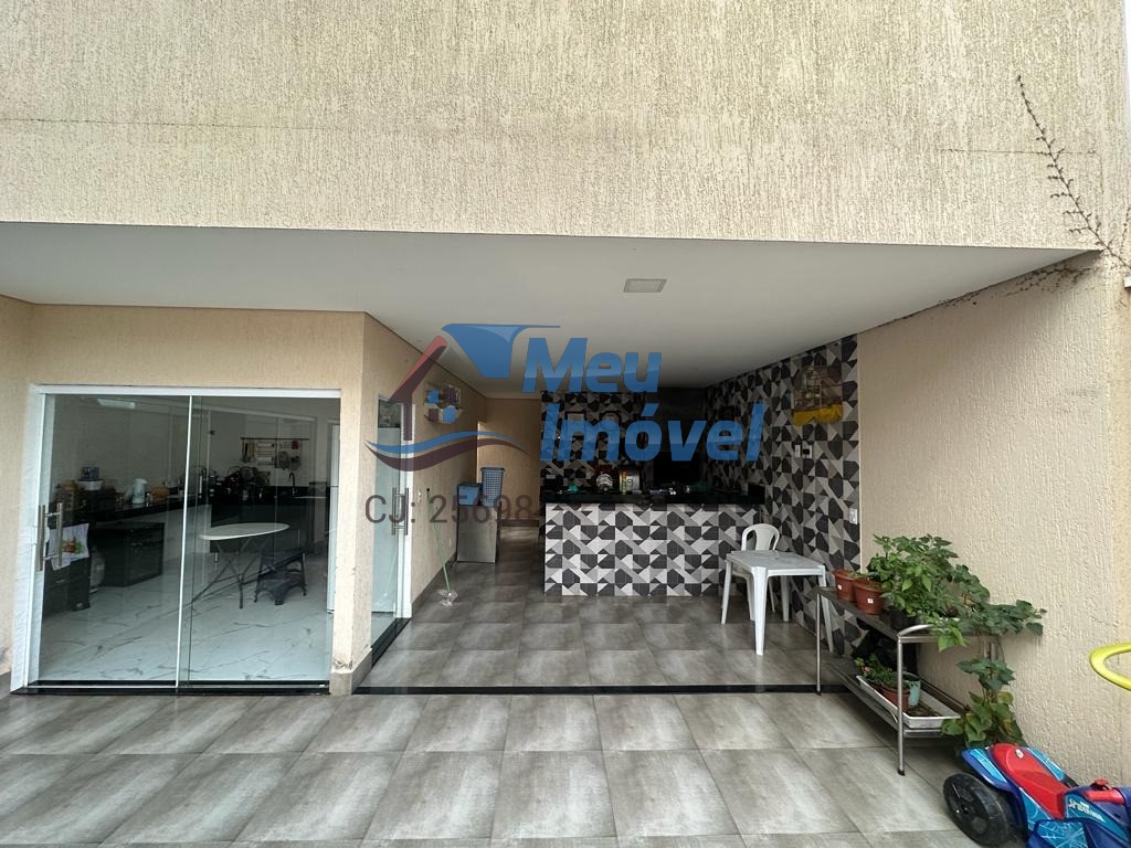 Arniqueiras Conjunto 4 Casa Sobrado 4 Quartos todos com suíte 1 closet Piscina