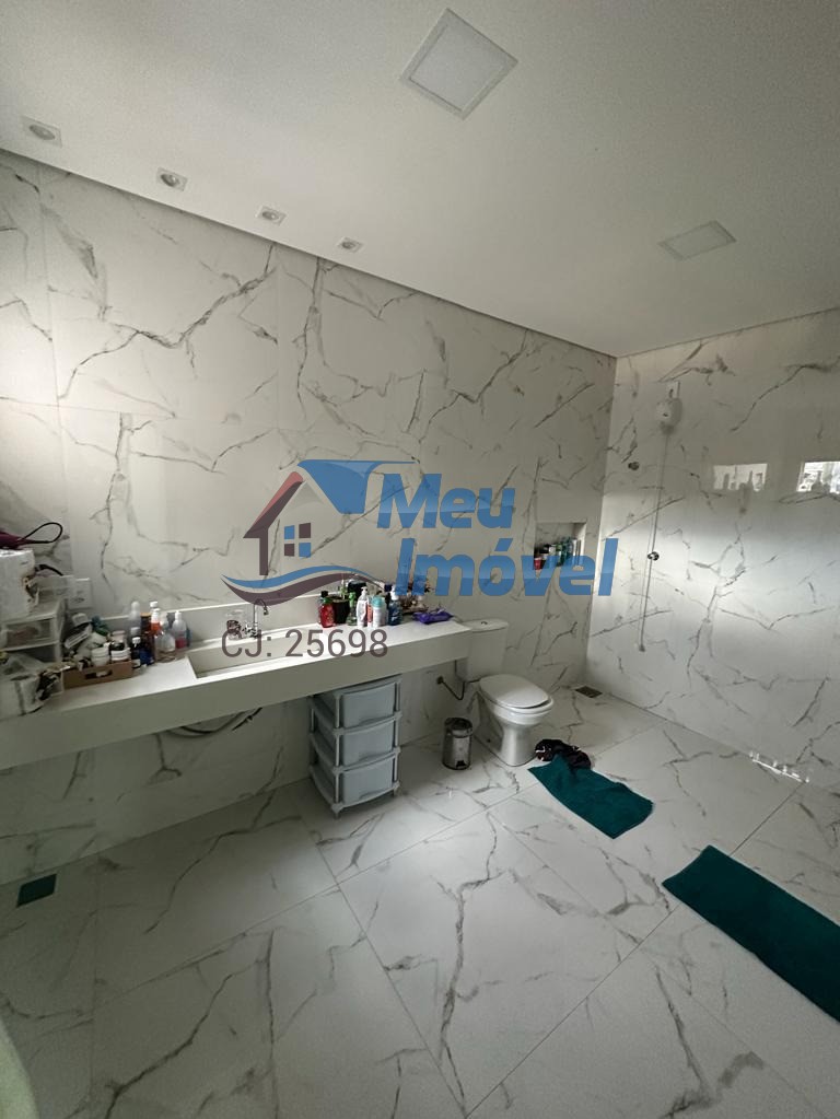 Arniqueiras Conjunto 4 Casa Sobrado 4 Quartos todos com suíte 1 closet Piscina