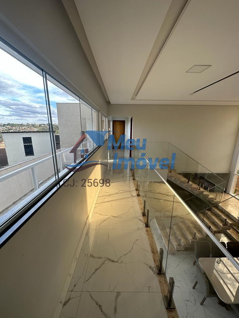 Arniqueiras Conjunto 4 Casa Sobrado 4 Quartos todos com suíte 1 closet Piscina