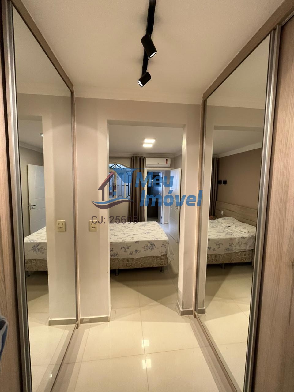 QNG 18 CASA 3 Quartos 1suíte Armários 6 Vaga 330m² Laje AC financiamento