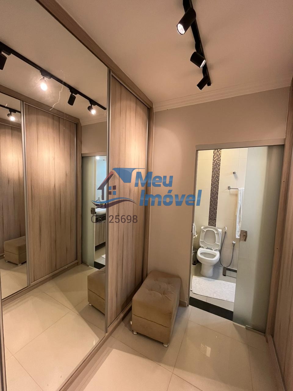 QNG 18 CASA 3 Quartos 1suíte Armários 6 Vaga 330m² Laje AC financiamento