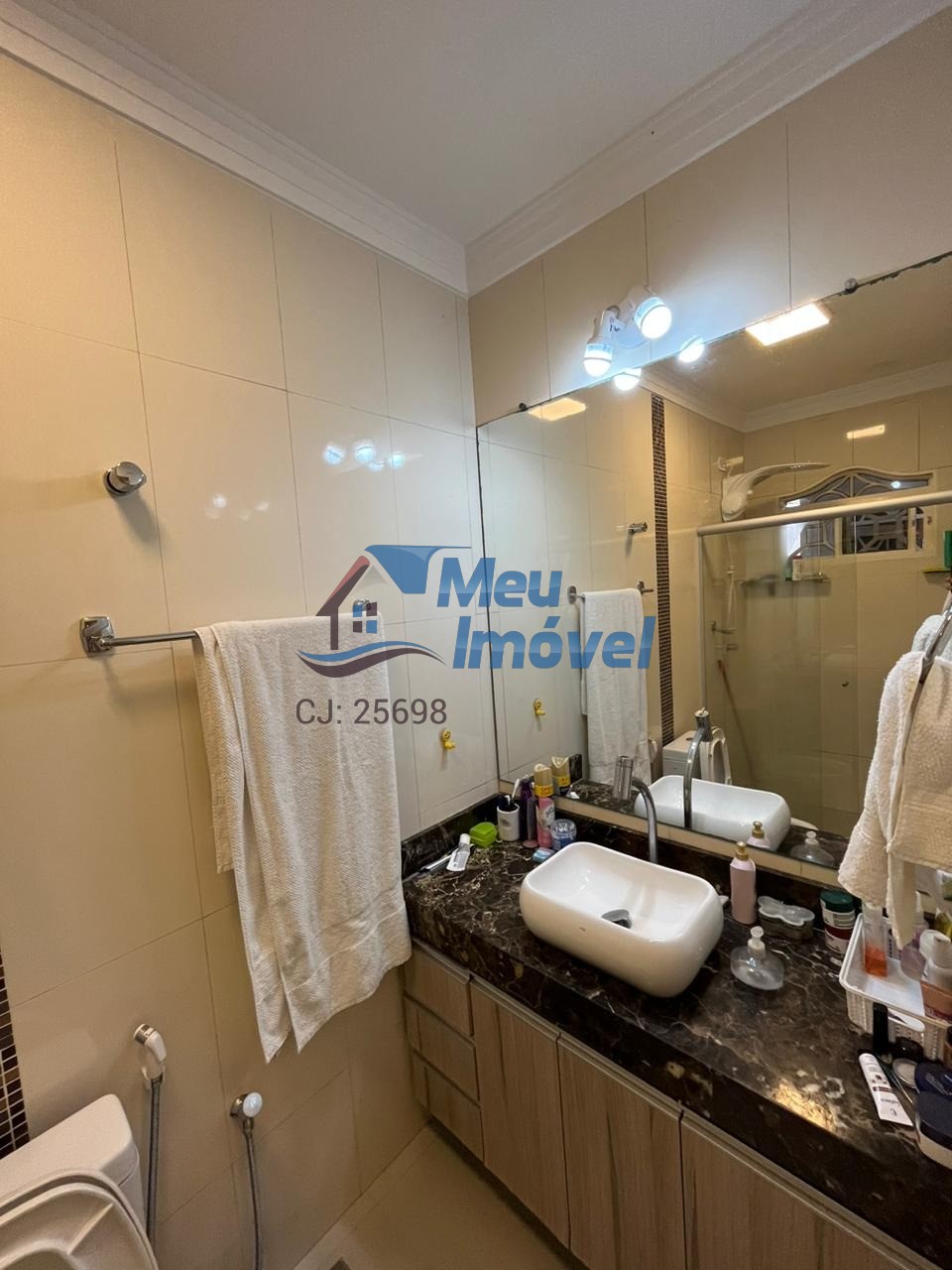 QNG 18 CASA 3 Quartos 1suíte Armários 6 Vaga 330m² Laje AC financiamento