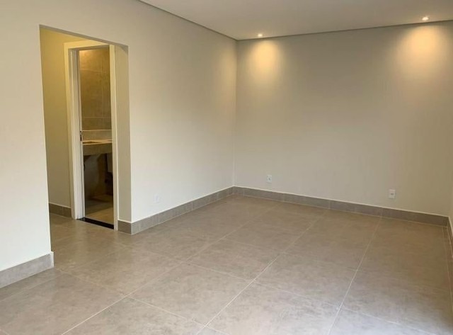 SHA Quadra 4 Arniqueiras Casa 3 Suítes 2 Vagas Útil 270 m² Terreno 235 m²