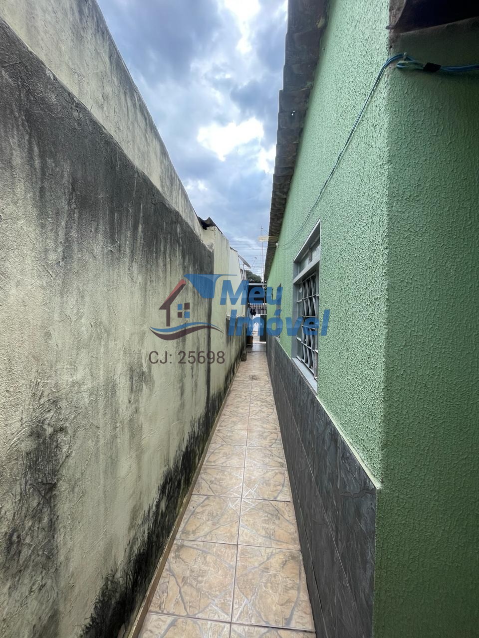 Qr 308 samambaia sul casa 3 quartos 1 suítes 2 vagas 120 750