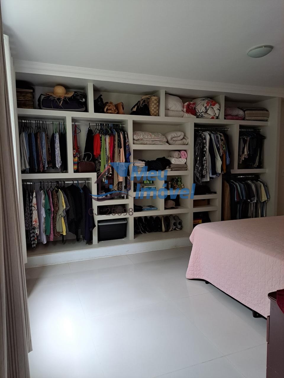 Chácara 102 Arniqueiras Cond Vitória 4 Quartos 3 Suítes 5 Vagas 284m² Quintal