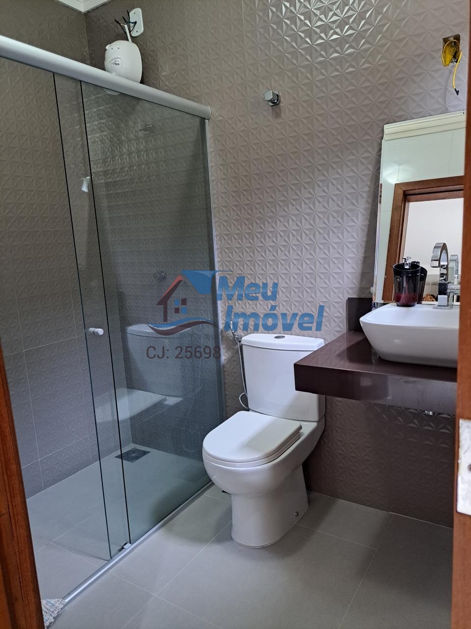Chácara 102 Arniqueiras Cond Vitória 4 Quartos 3 Suítes 5 Vagas 284m² Quintal
