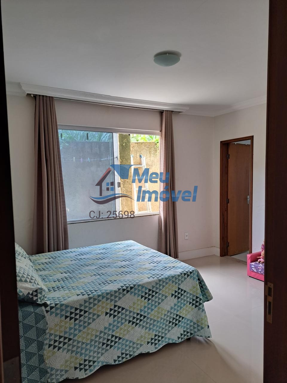 Chácara 102 Arniqueiras Cond Vitória 4 Quartos 3 Suítes 5 Vagas 284m² Quintal