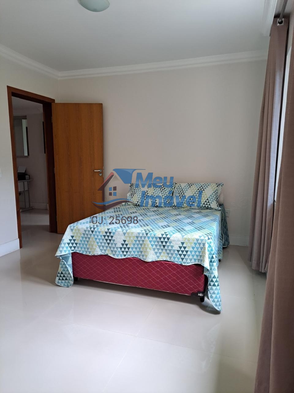 Chácara 102 Arniqueiras Cond Vitória 4 Quartos 3 Suítes 5 Vagas 284m² Quintal
