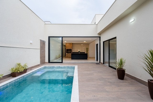 Rua 06 Vicente Pires Casa 4 Suítes 2 Vagas Piscina Sauna 350 m² Ac Permuta