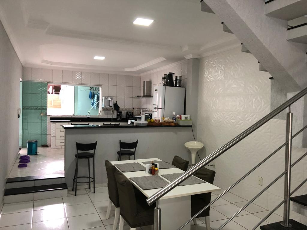 SHA conj 06 Sobrado 4 quartos 4 suítes 400m² 3 vagas Lazer
