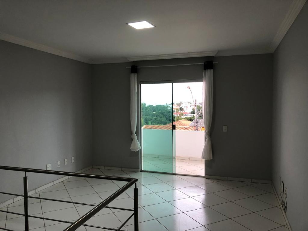 SHA conj 06 Sobrado 4 quartos 4 suítes 400m² 3 vagas Lazer