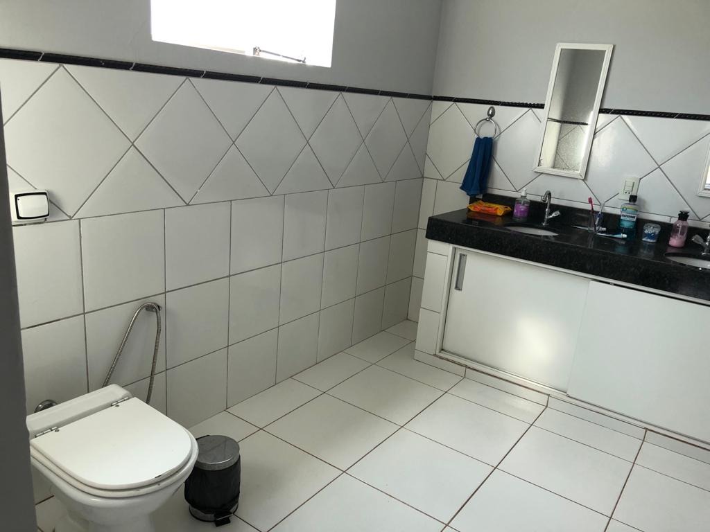 SHA conj 06 Sobrado 4 quartos 4 suítes 400m² 3 vagas Lazer