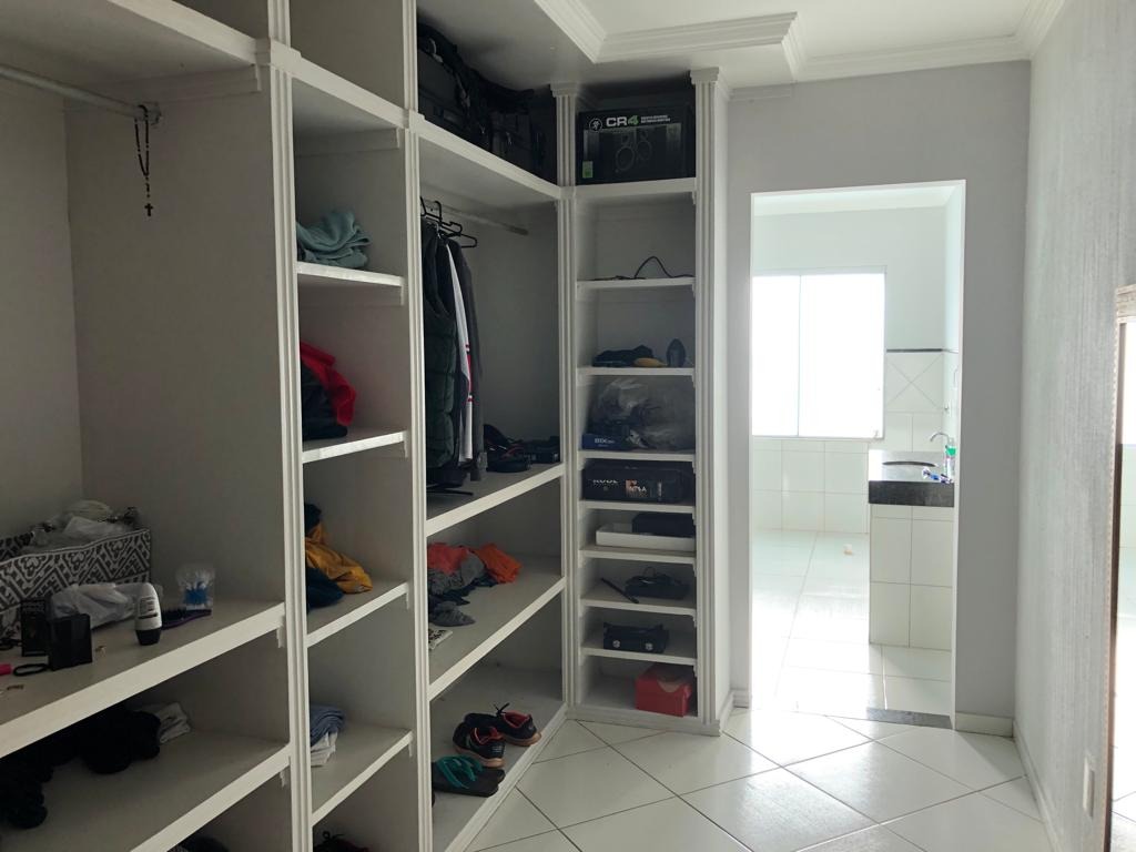 SHA conj 06 Sobrado 4 quartos 4 suítes 400m² 3 vagas Lazer