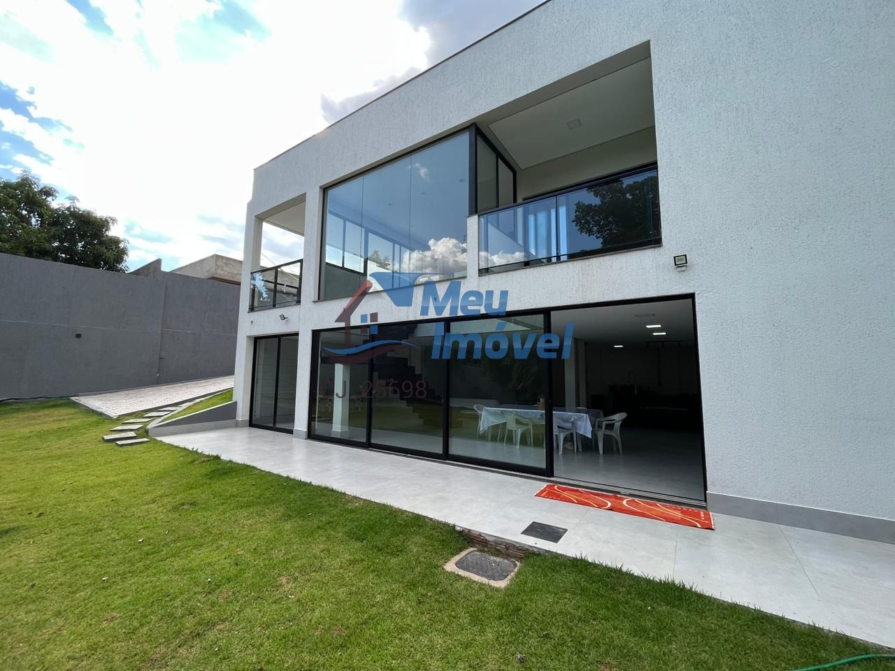 ARNIQUEIRAS CONJ 4 Casa Super Modern 3 suítes 1 Closet 720m² 5 vagas Escritório