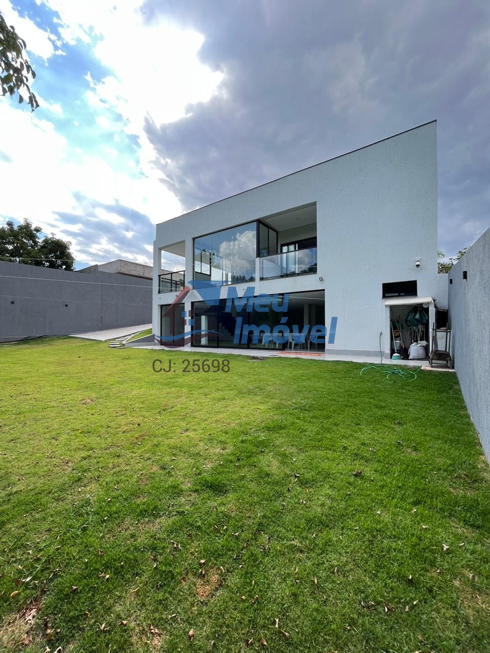 ARNIQUEIRAS CONJ 4 Casa Super Modern 3 suítes 1 Closet 720m² 5 vagas Escritório