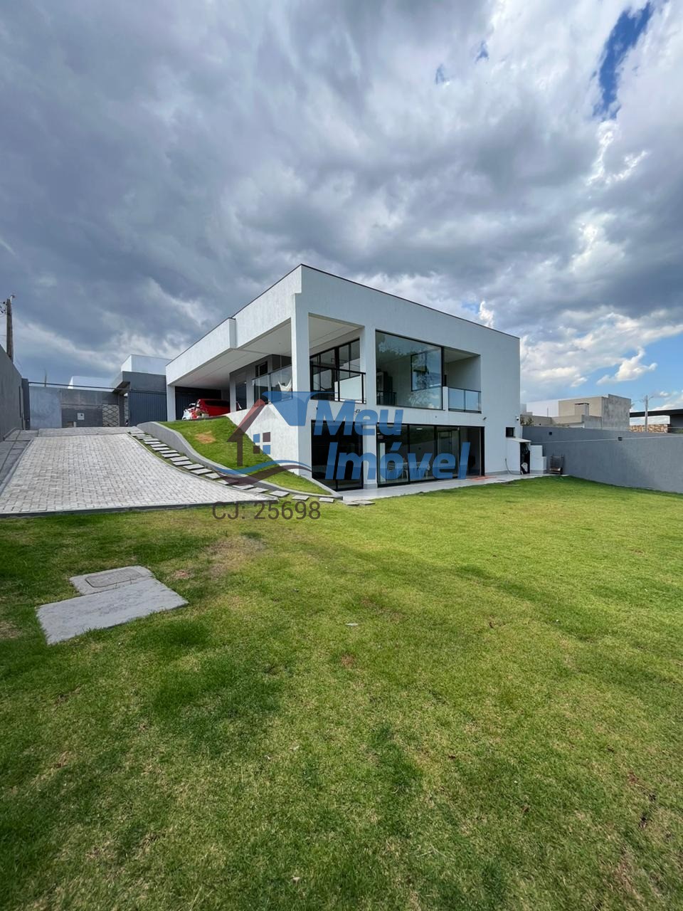 ARNIQUEIRAS CONJ 4 Casa Super Modern 3 suítes 1 Closet 720m² 5 vagas Escritório