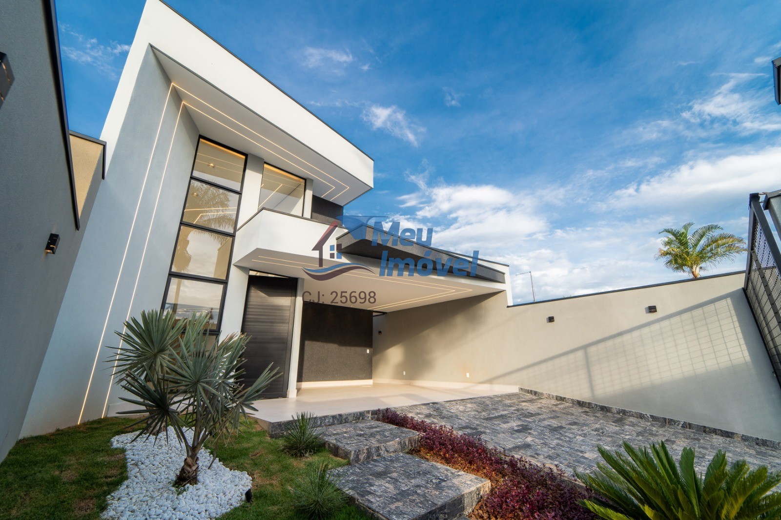 Arniqueiras Casa Alto Padrão 4 Quartos suíte 400m² 4 vaga Armários planejados