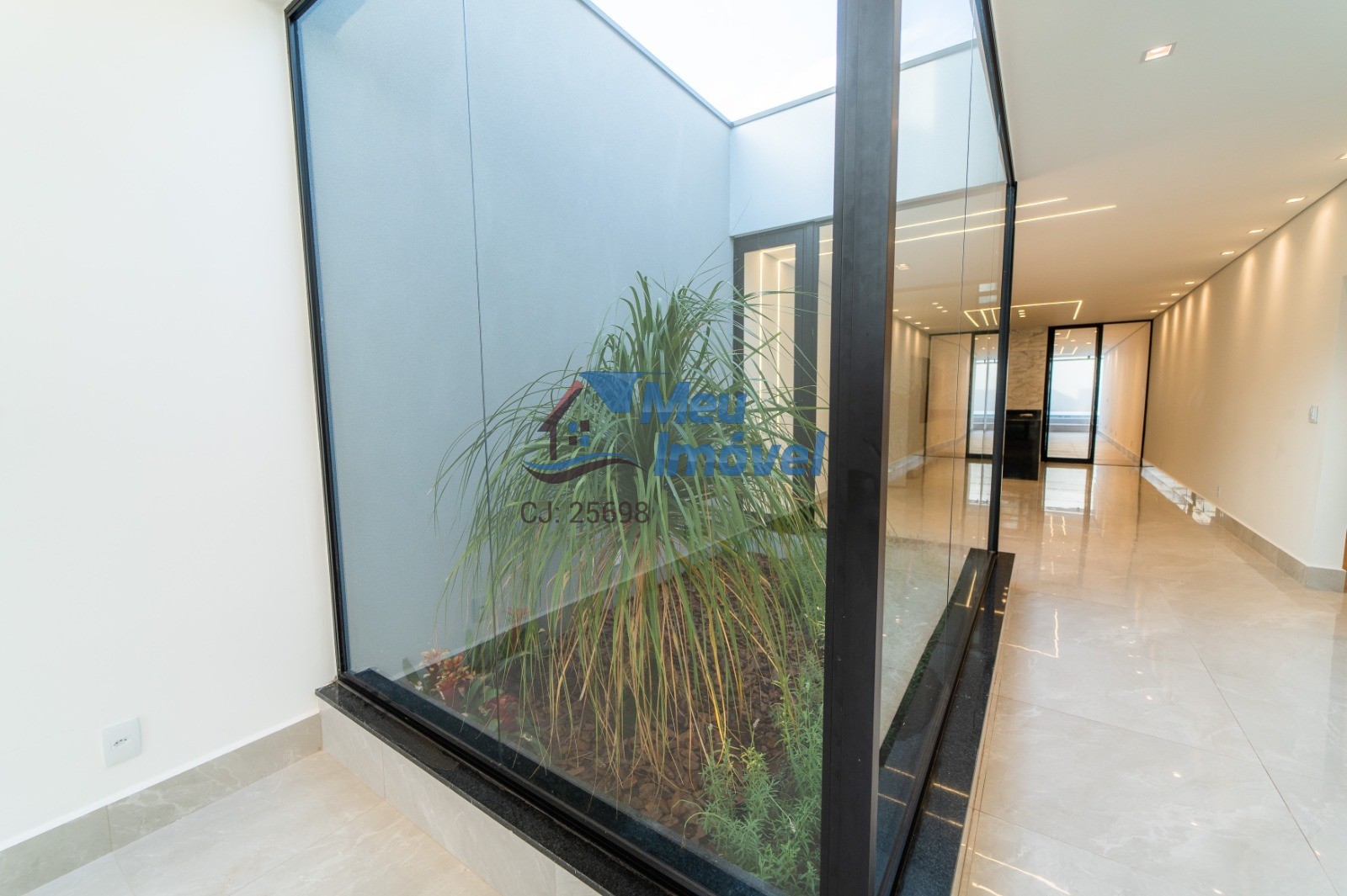 Arniqueiras Casa Alto Padrão 4 Quartos suíte 400m² 4 vaga Armários planejados
