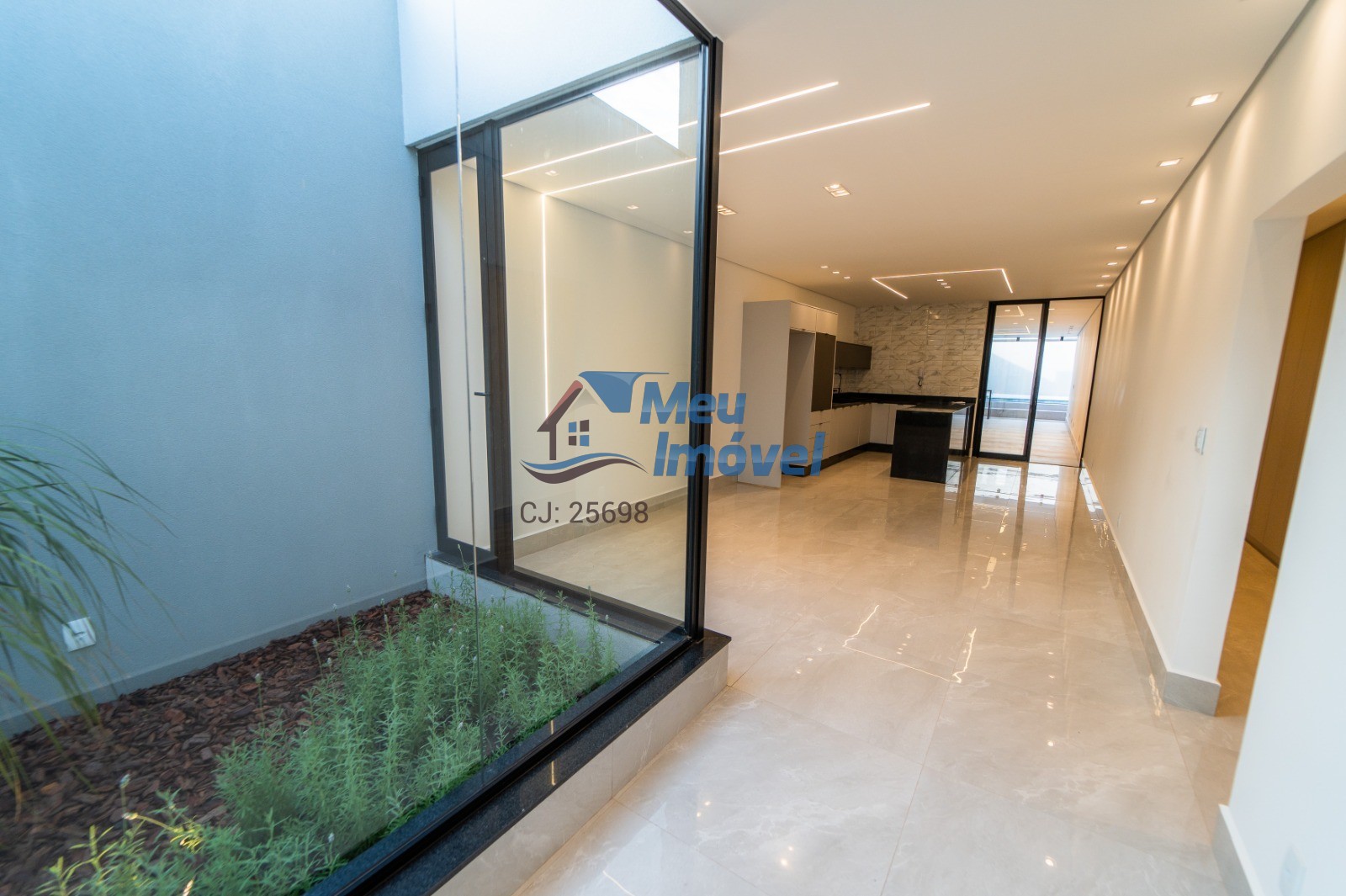 Arniqueiras Casa Alto Padrão 4 Quartos suíte 400m² 4 vaga Armários planejados