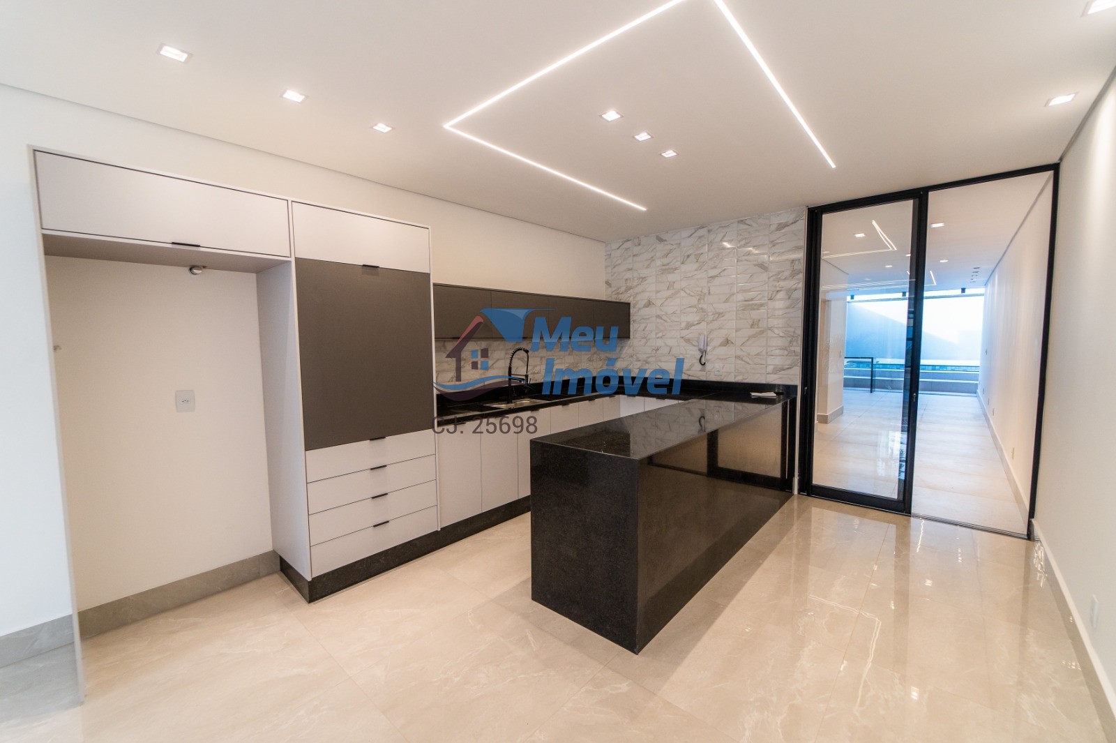 Arniqueiras Casa Alto Padrão 4 Quartos suíte 400m² 4 vaga Armários planejados