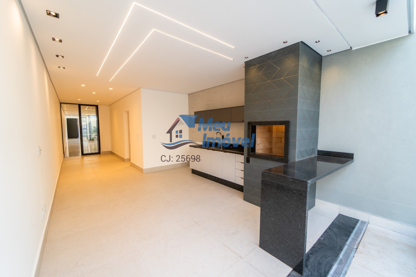Arniqueiras Casa Alto Padrão 4 Quartos suíte 400m² 4 vaga Armários planejados