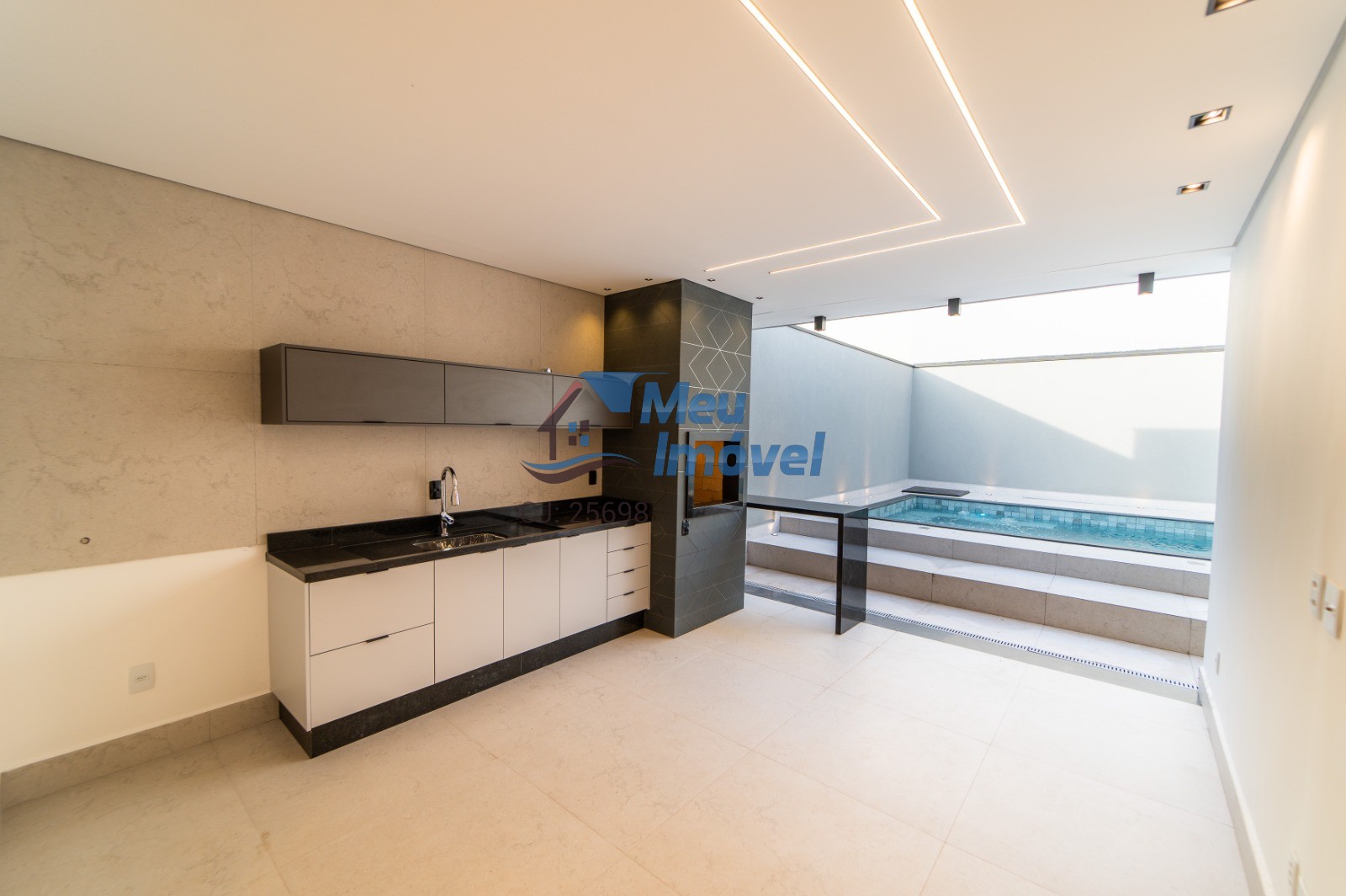 Arniqueiras Casa Alto Padrão 4 Quartos suíte 400m² 4 vaga Armários planejados