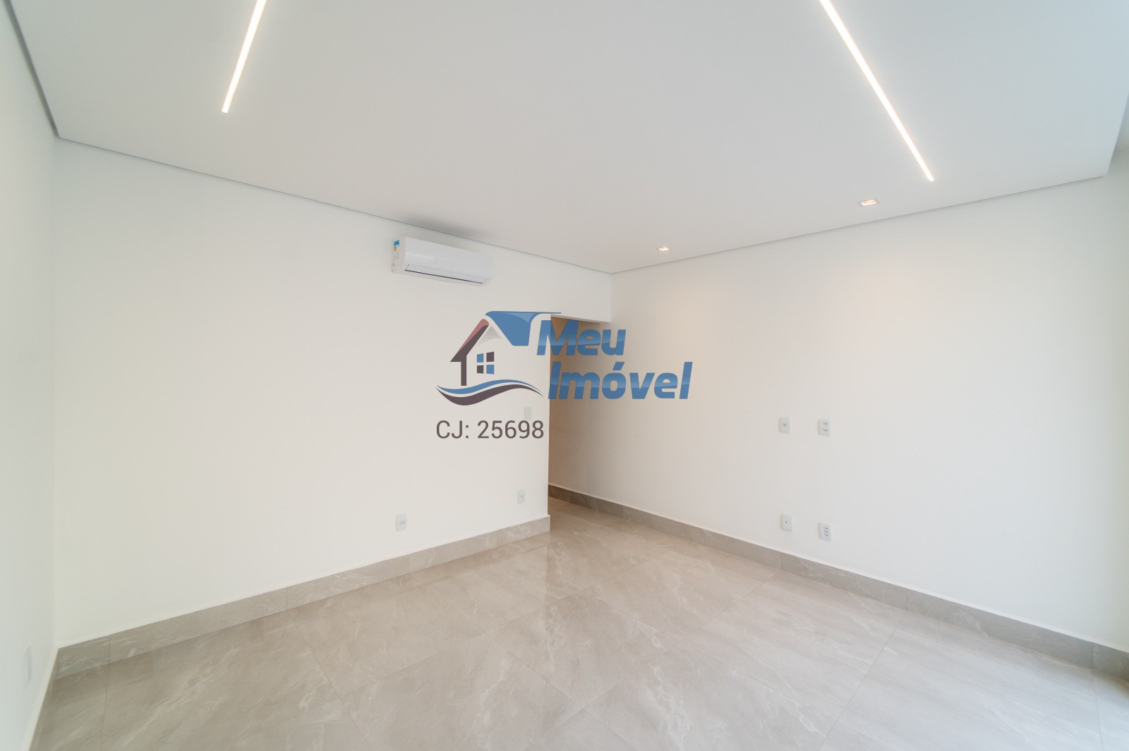 Arniqueiras Casa Alto Padrão 4 Quartos suíte 400m² 4 vaga Armários planejados