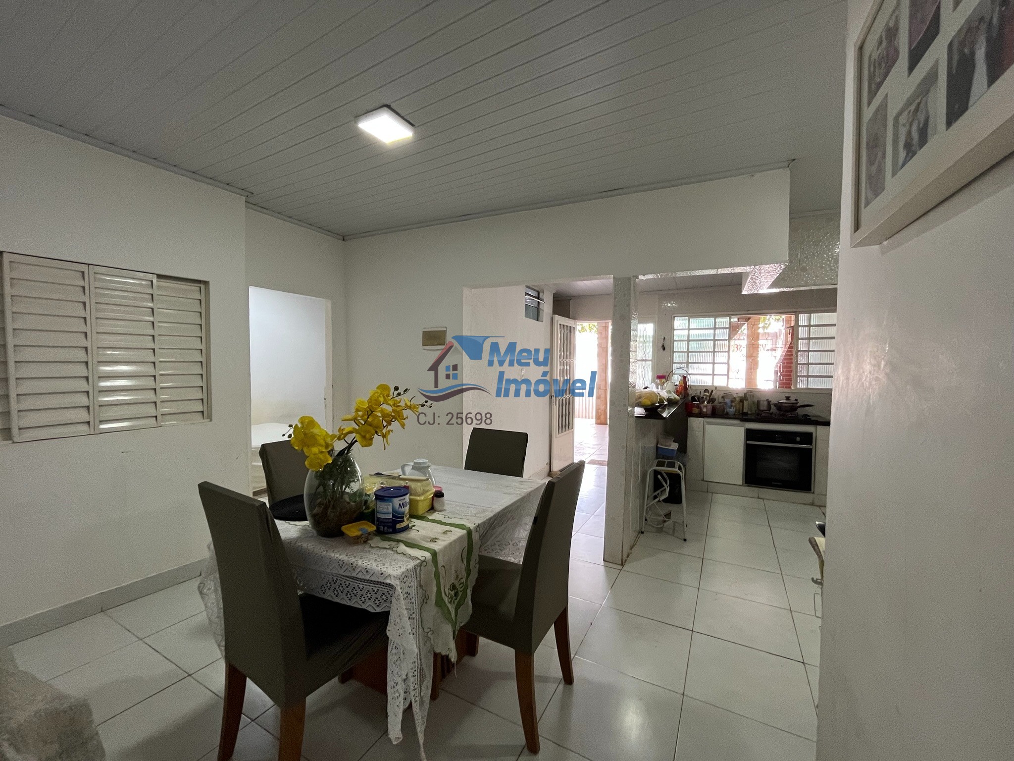 Qr 2 candangolândia casa 2 quartos lote 128m² 2 suites 3 vag