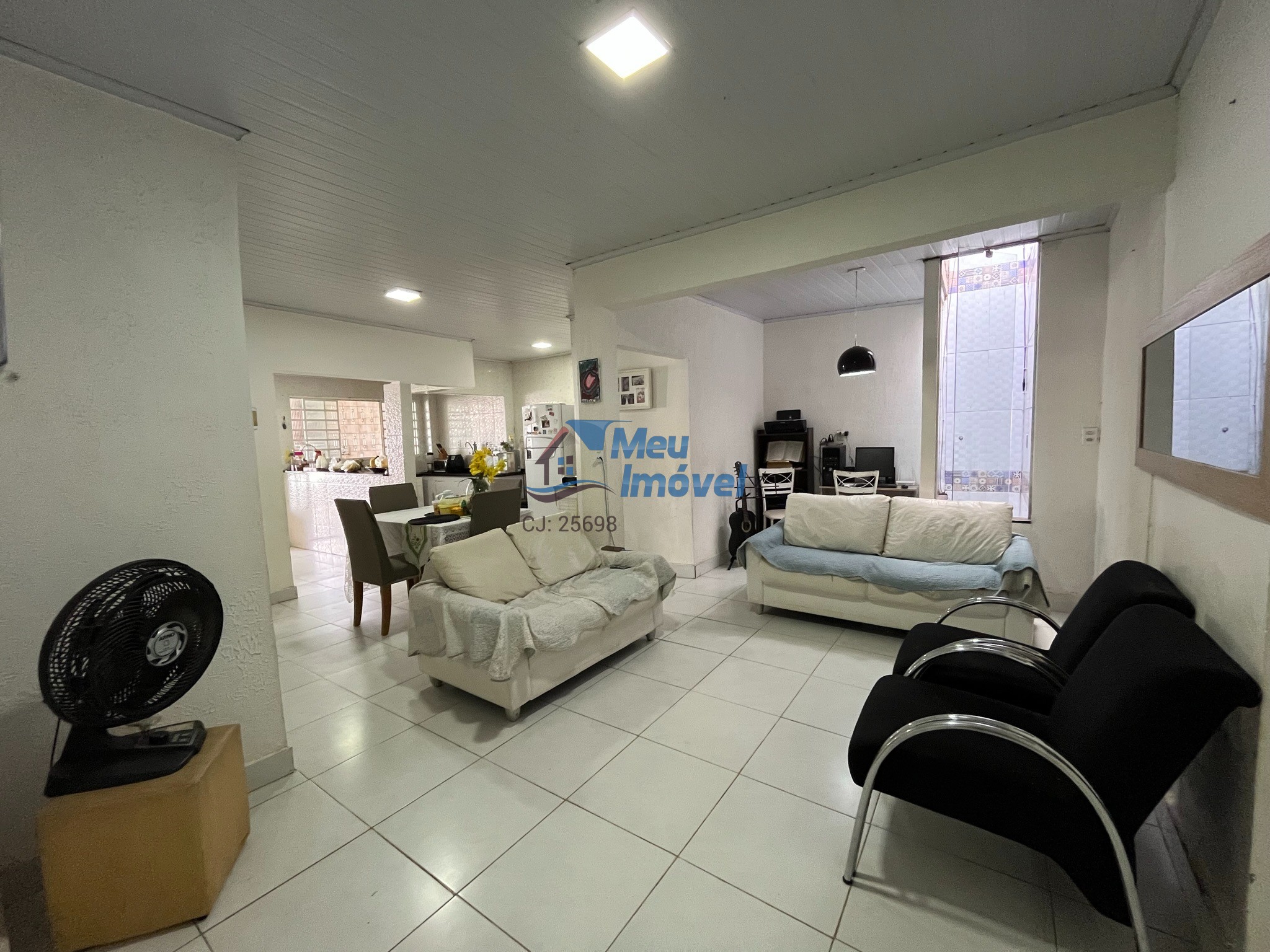 Qr 2 candangolândia casa 2 quartos lote 128m² 2 suites 3 vag