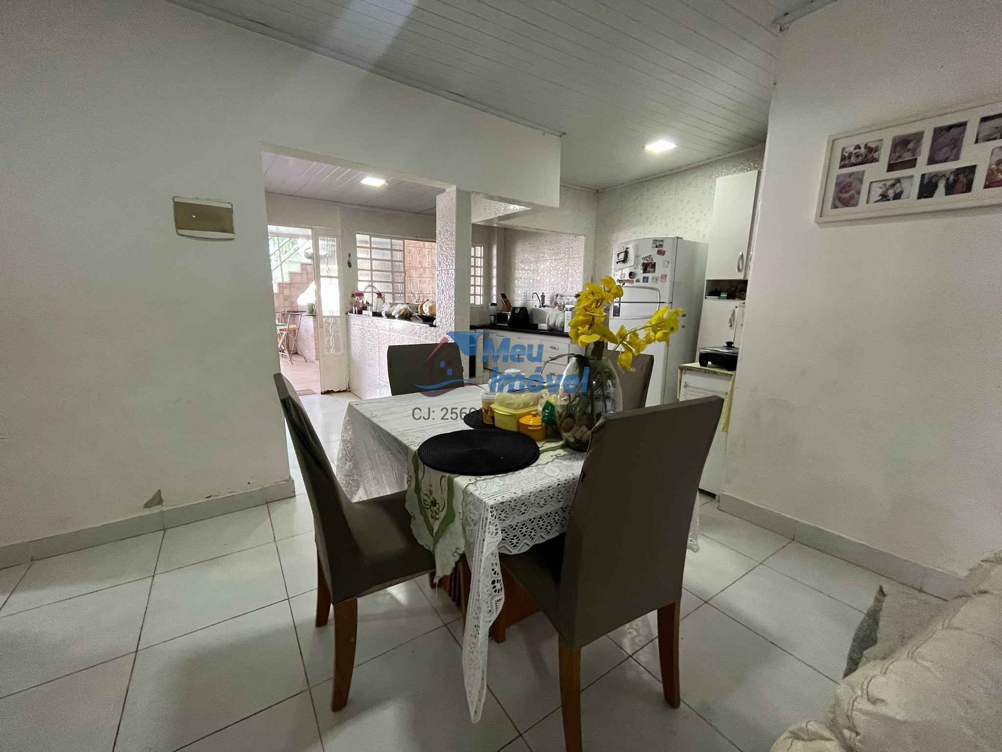 Qr 2 candangolândia casa 2 quartos lote 128m² 2 suites 3 vag