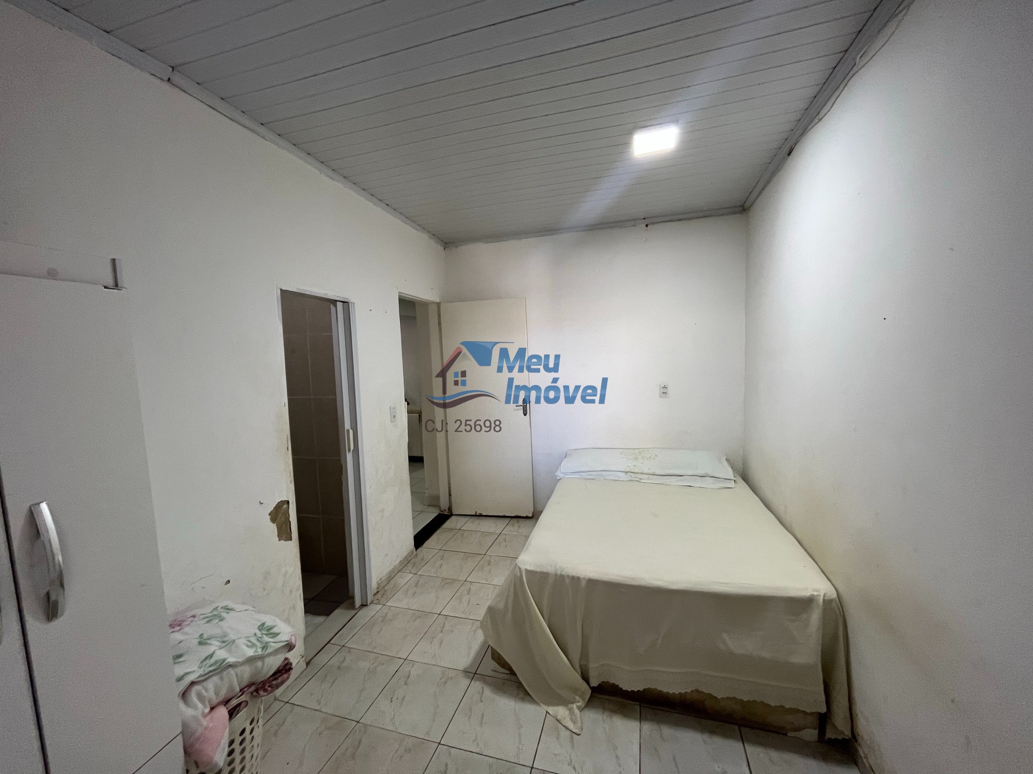 Qr 2 candangolândia casa 2 quartos lote 128m² 2 suites 3 vag