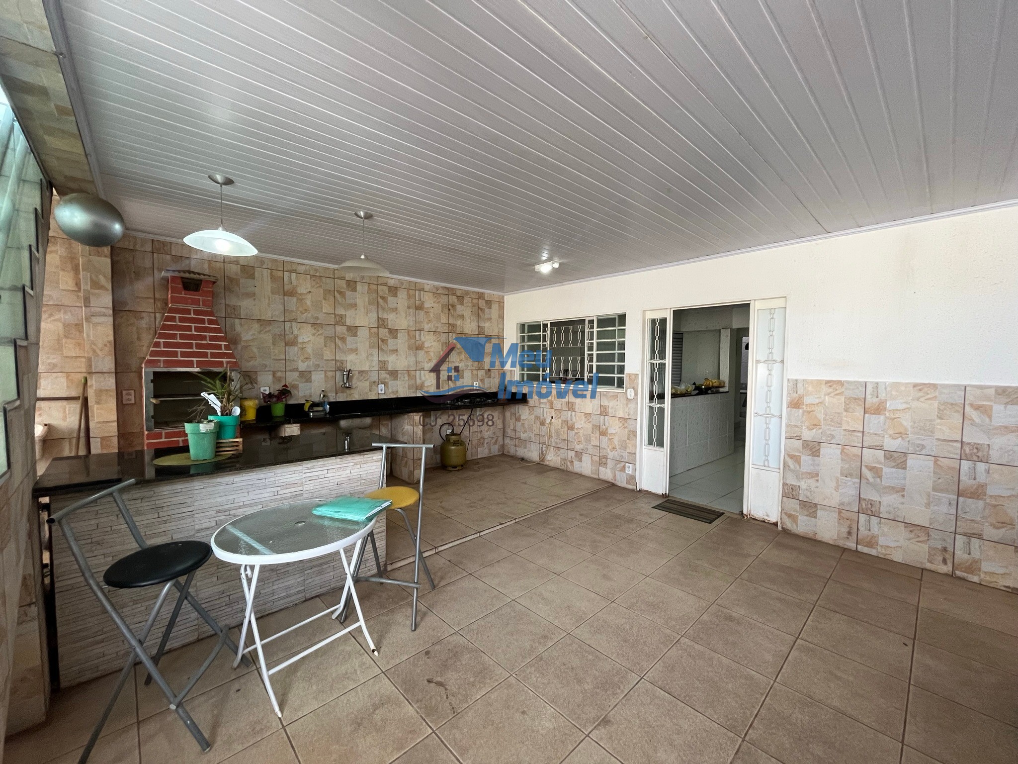 QR 2 Candangolândia Casa 2 quartos lote 128m² 2 suites 3 vagas Ac Financiamento