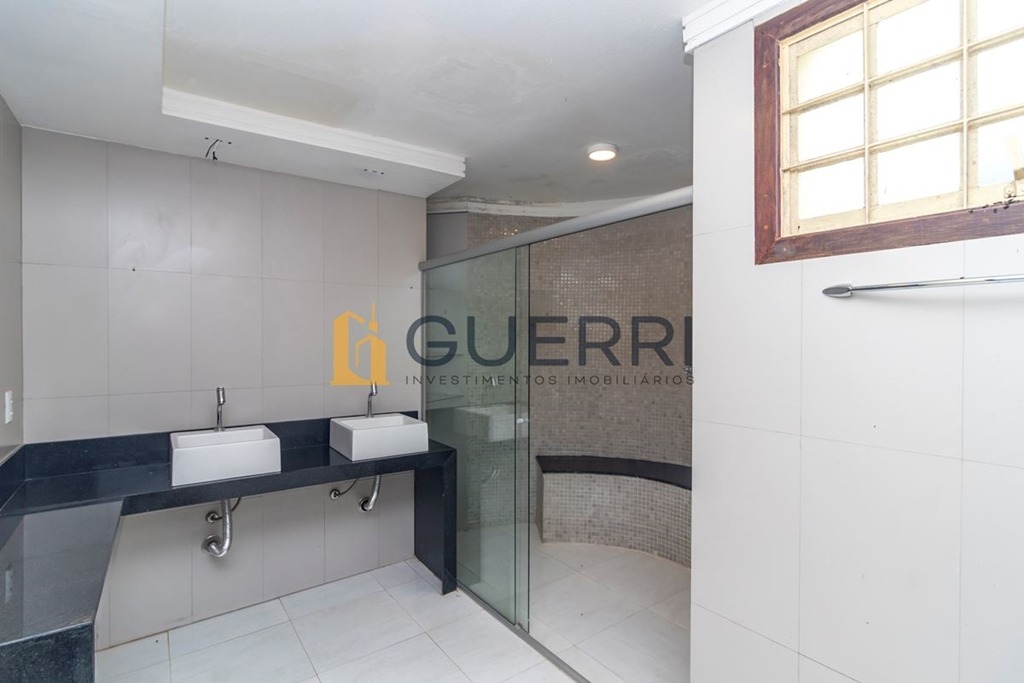SMPW Quadra 4 Park Way Casa 5 Quartos 2 Suítes 3 Vagas Lote 2500 m² Útil 590 m²