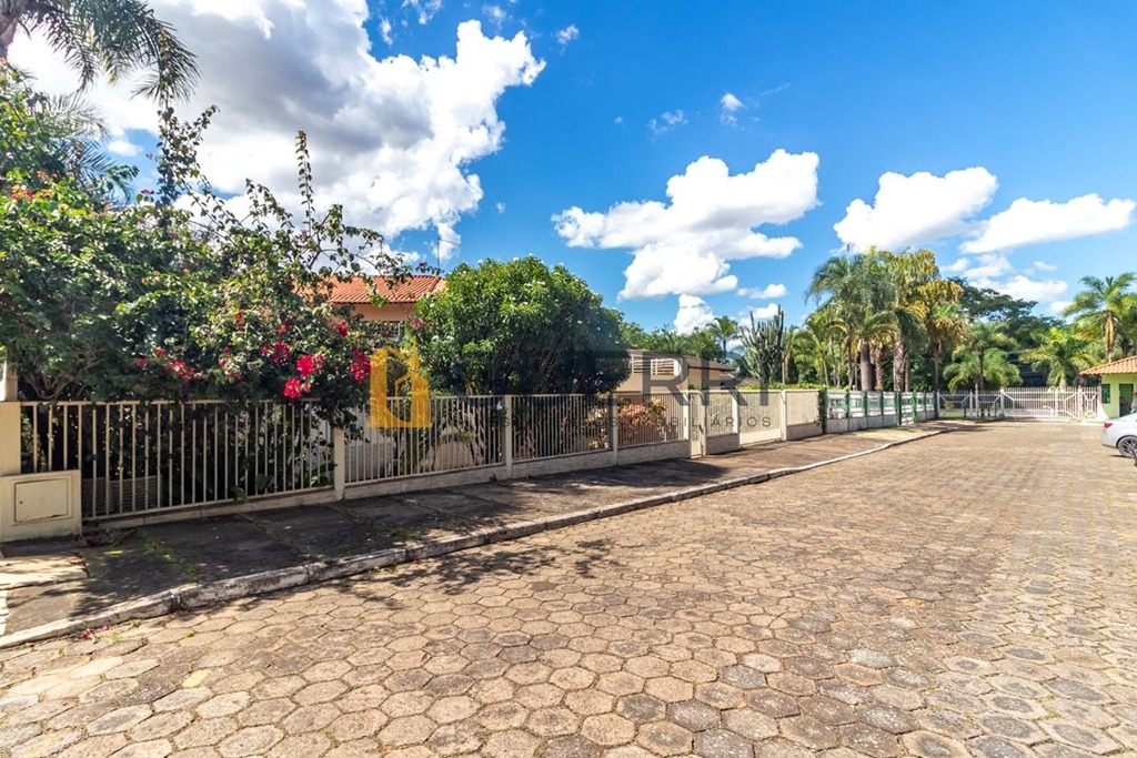 SMPW Quadra 4 Park Way Casa 5 Quartos 2 Suítes 3 Vagas Lote 2500 m² Útil 590 m²