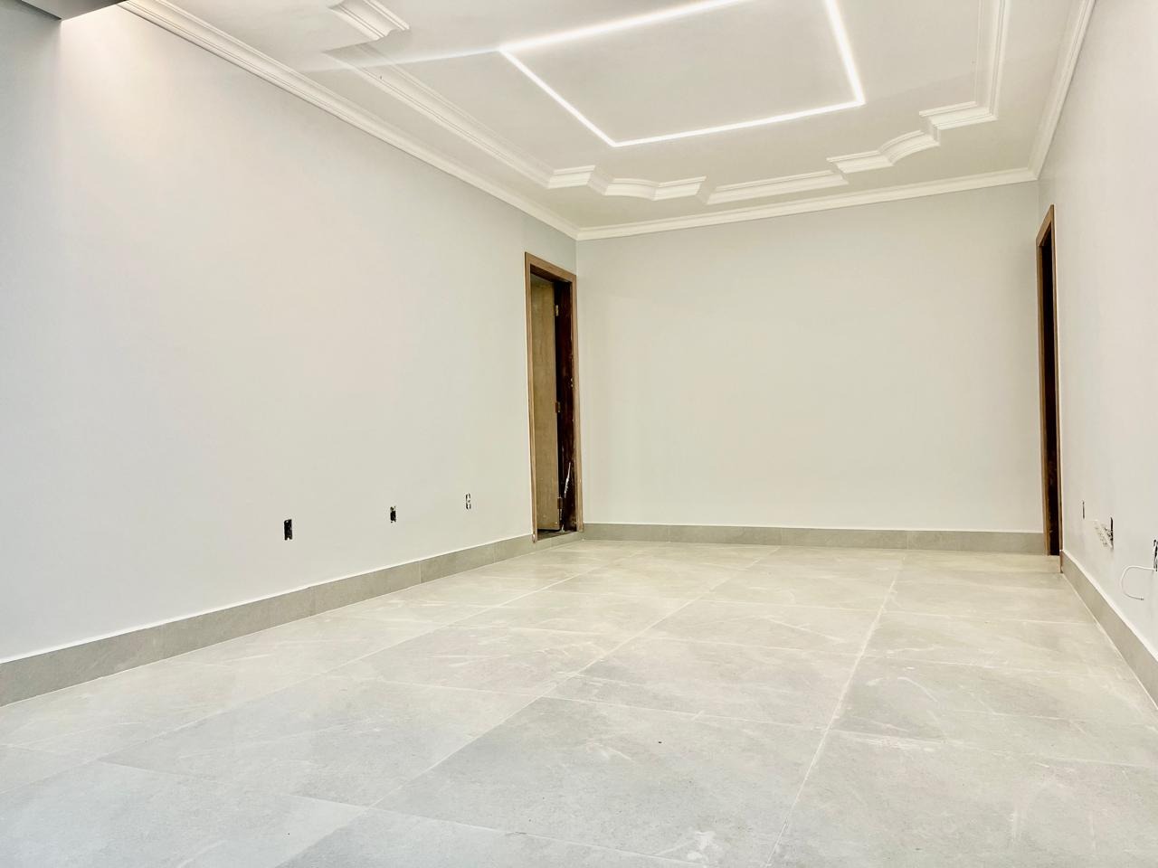 Rua 8 vicente pires casa 3 quartos 1 suíte 4 vagas 740m² esc