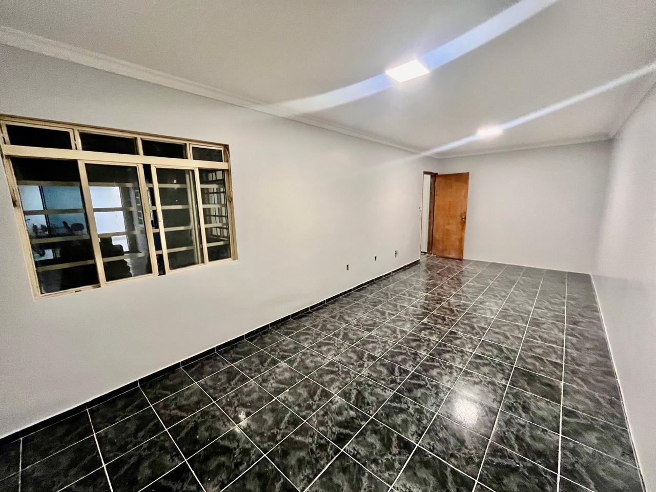 Rua 8 vicente pires casa 3 quartos 1 suíte 4 vagas 740m² esc