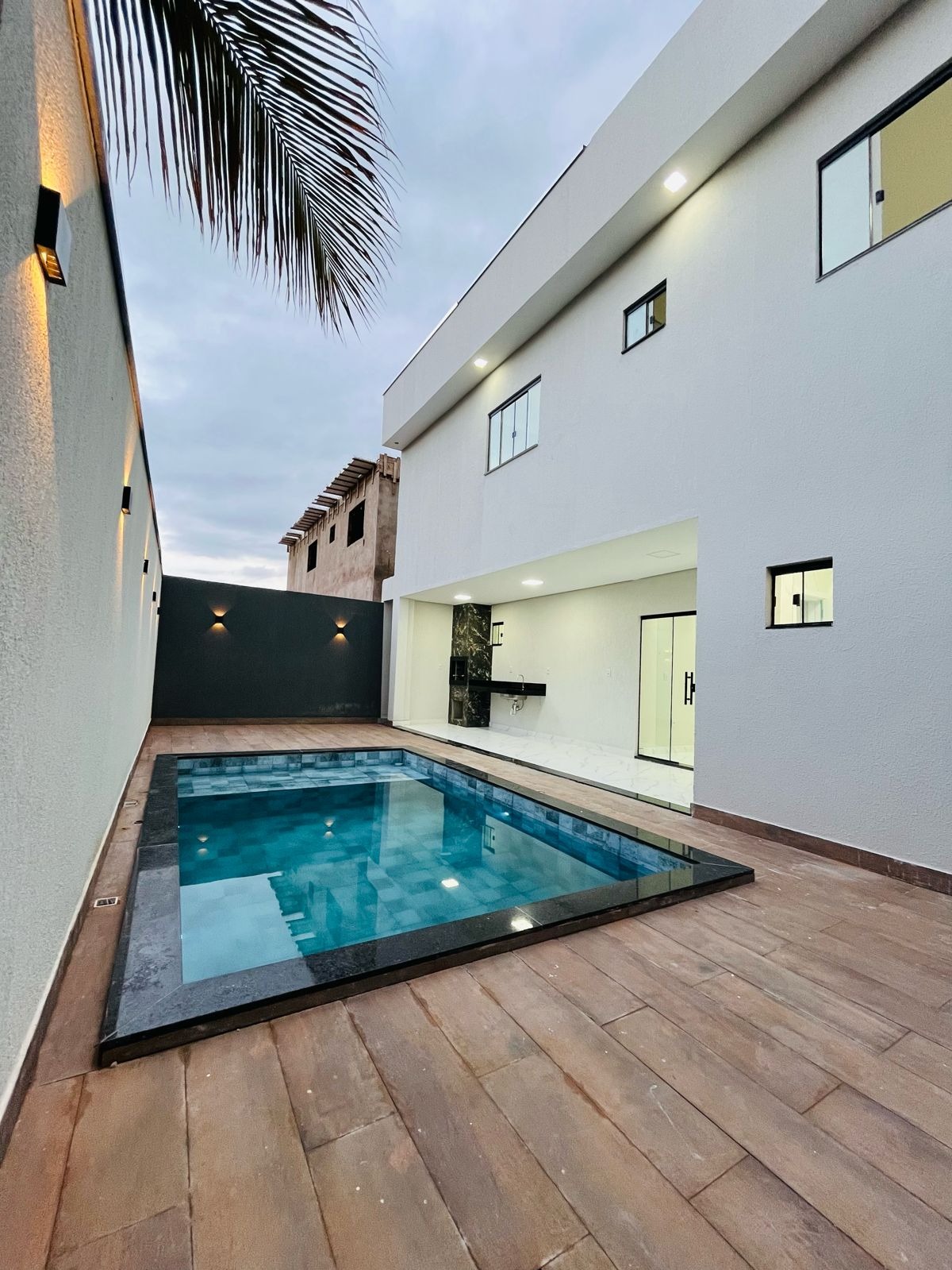Casa nova chácara 42 vicente pires 4 quartos 4 suítes 4 vaga