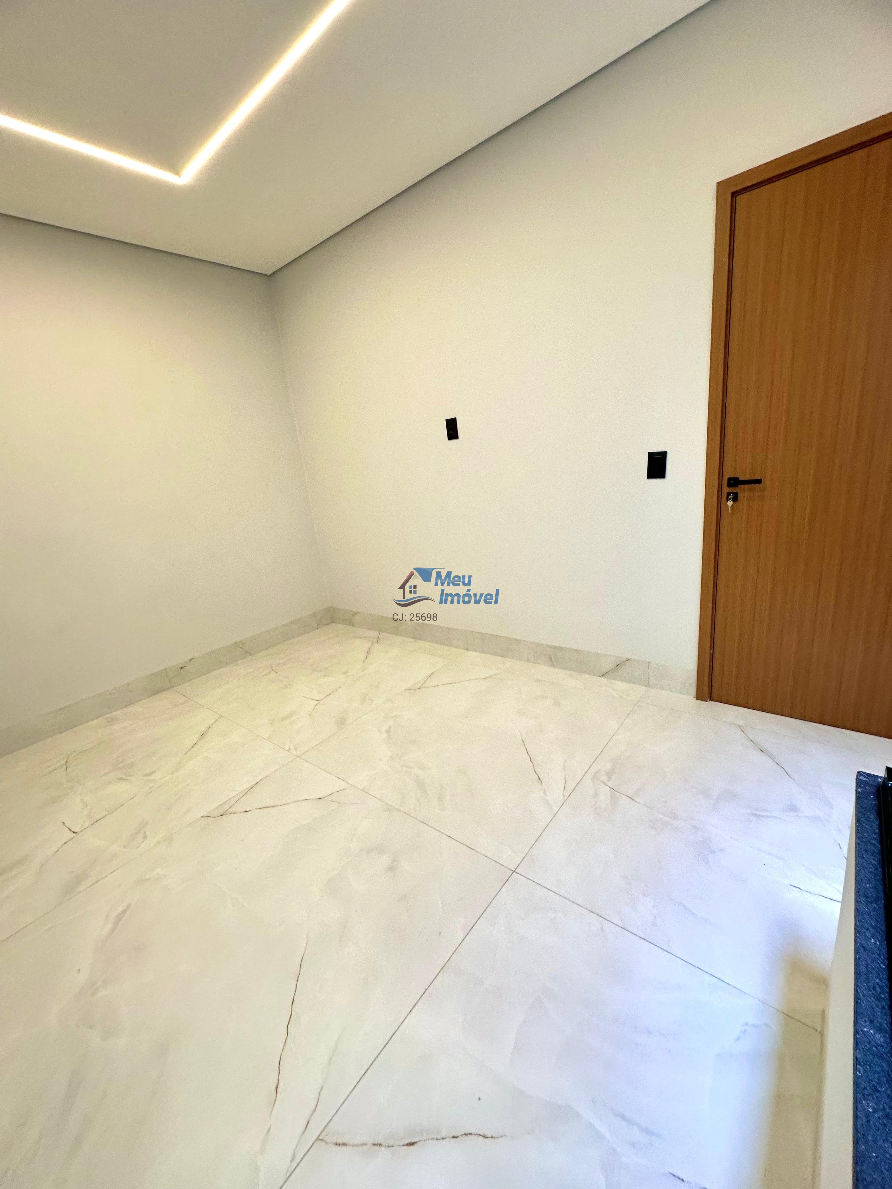Qr 602 samambaia norte casa 3 quartos 2 vagas 107m² área gou
