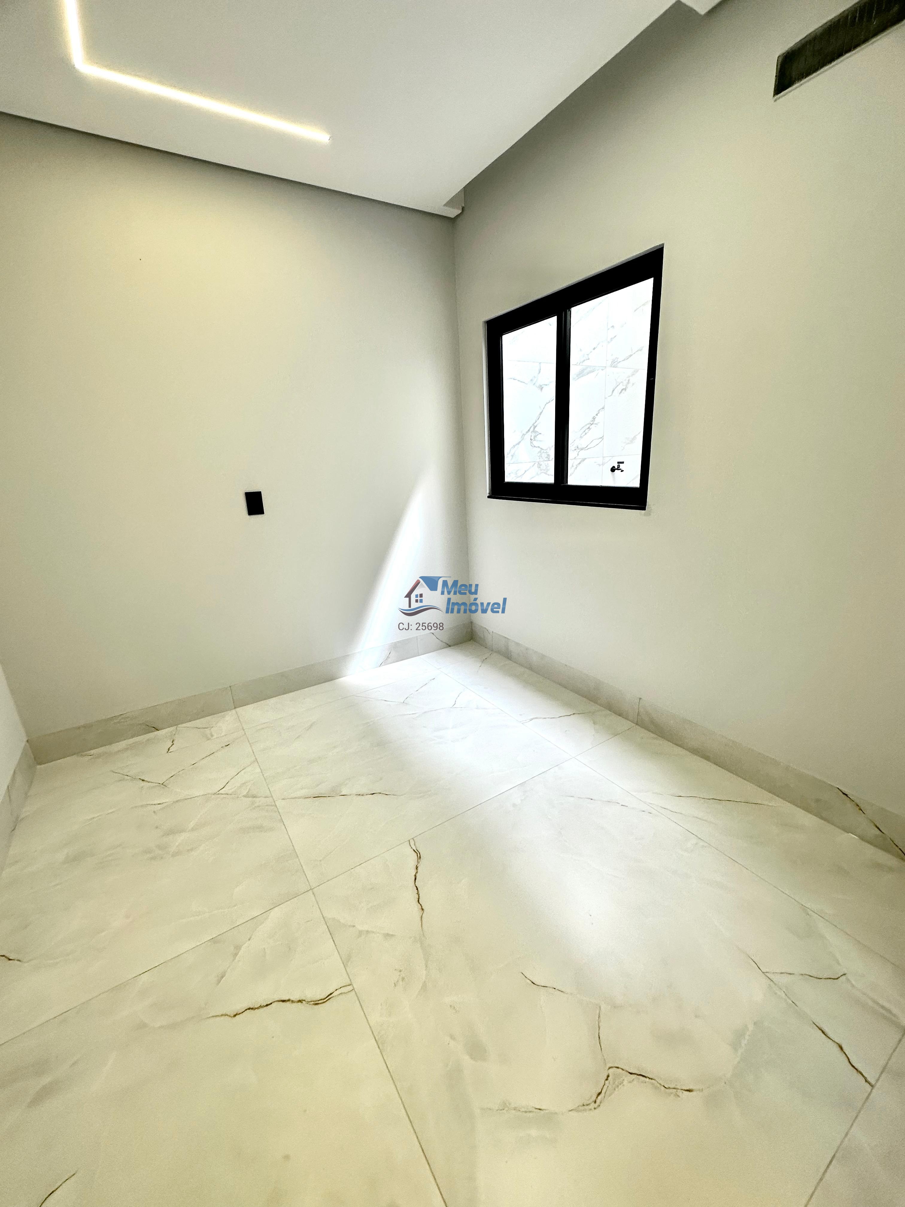 Qr 602 samambaia norte casa 3 quartos 2 vagas 107m² área gou