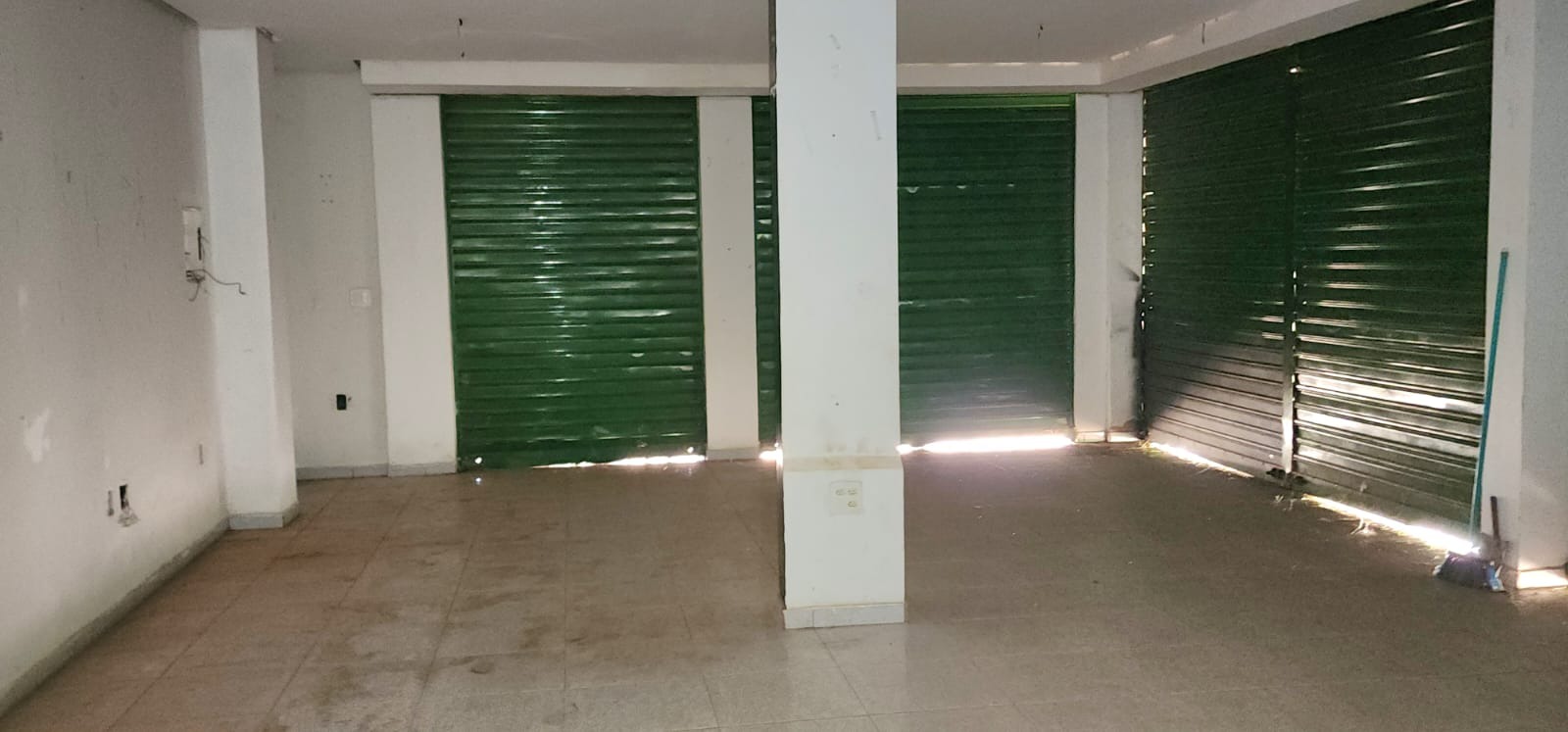 QD 803 Recanto das Emas Prédio 6 Quartos 112,50m² Térreo Locação
