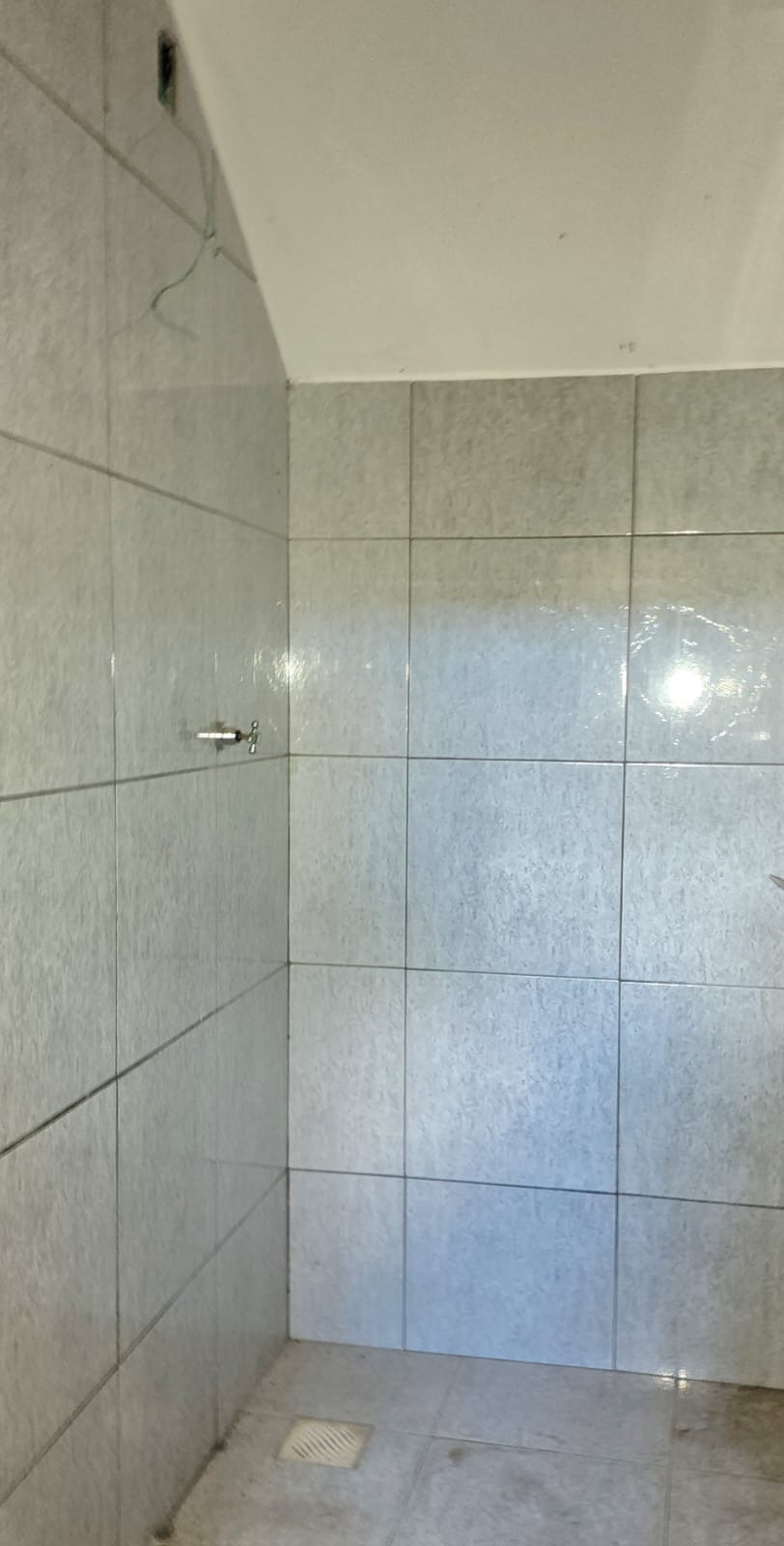 QD 803 Recanto das Emas Prédio 6 Quartos 112,50m² Térreo Locação