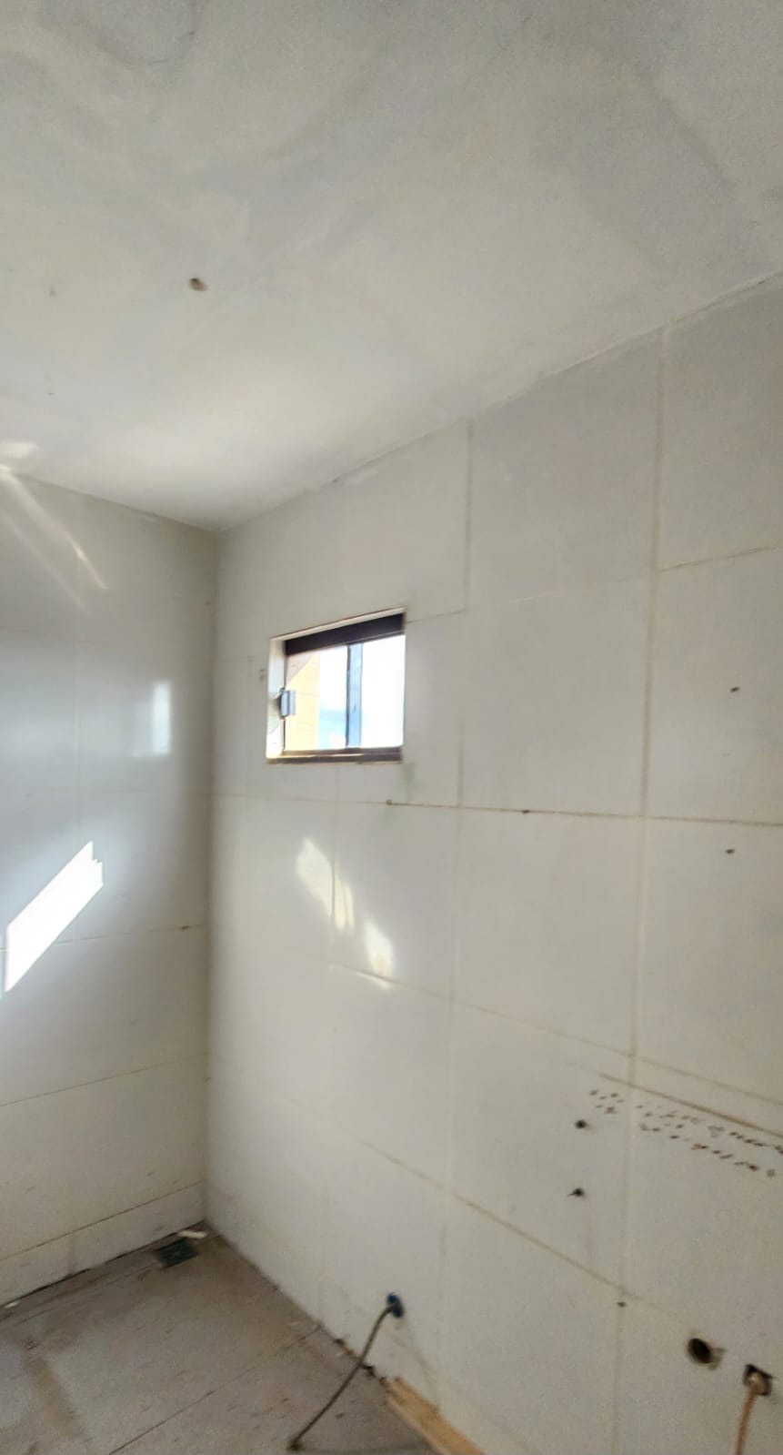 QD 803 Recanto das Emas Prédio 6 Quartos 112,50m² Térreo Locação